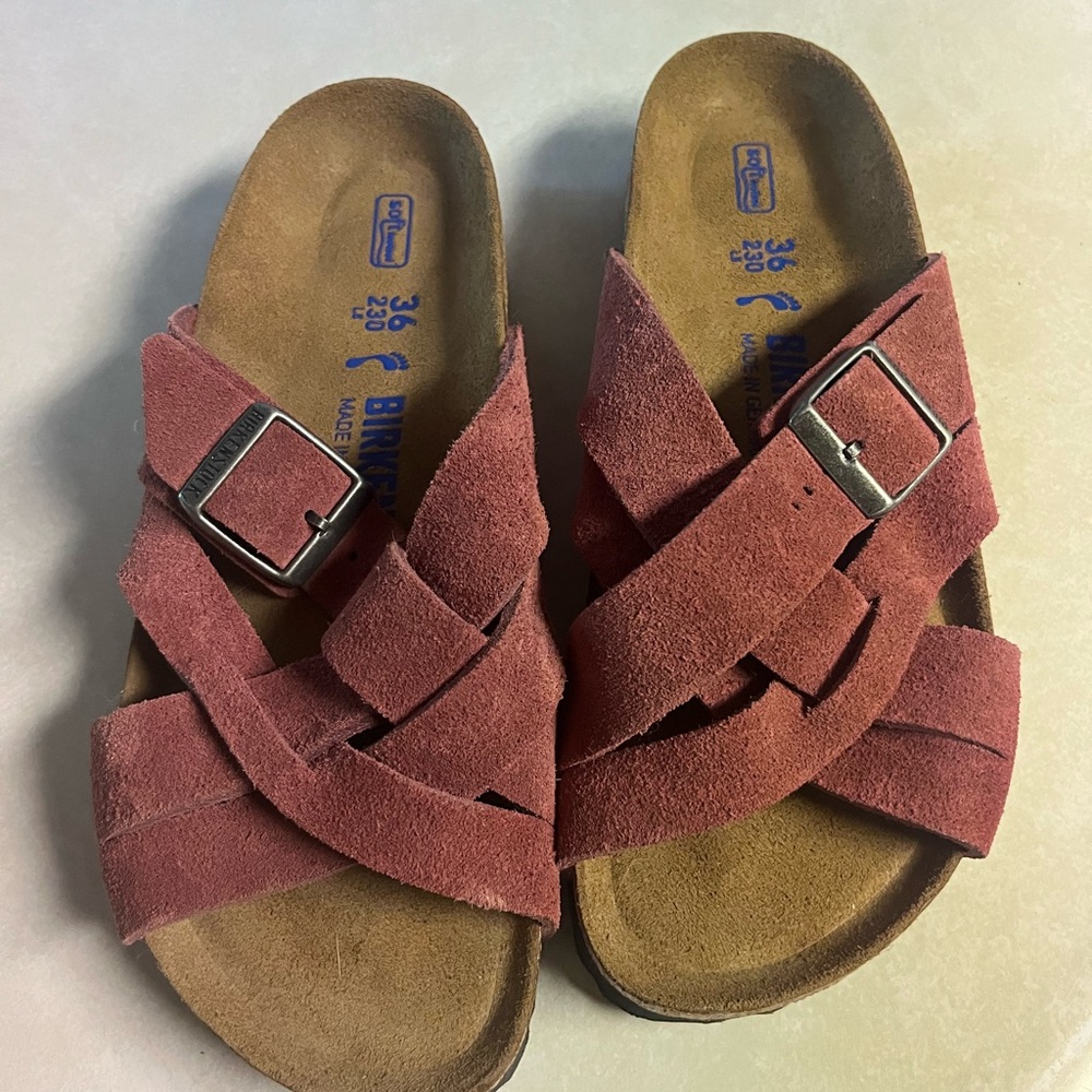 Pink Suede Cross-Strap Sandals with Buckle